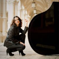 KhatiaBuniatishvili baixa